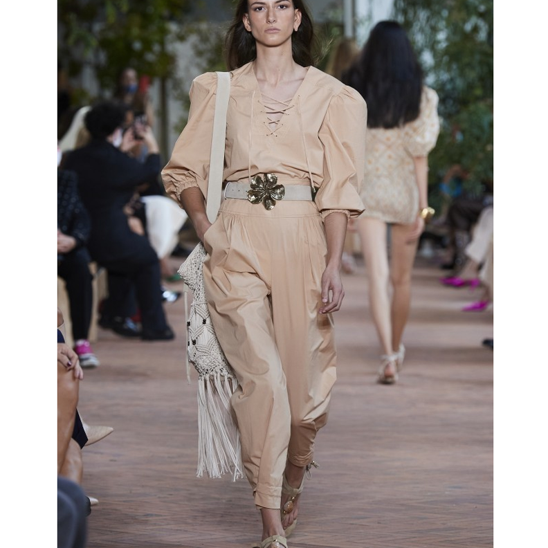 اطلالة من Acne Studio