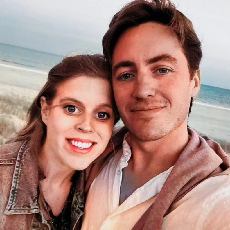 أين تخطط الأميرة بياتريس لإنجاب طفلها الأول