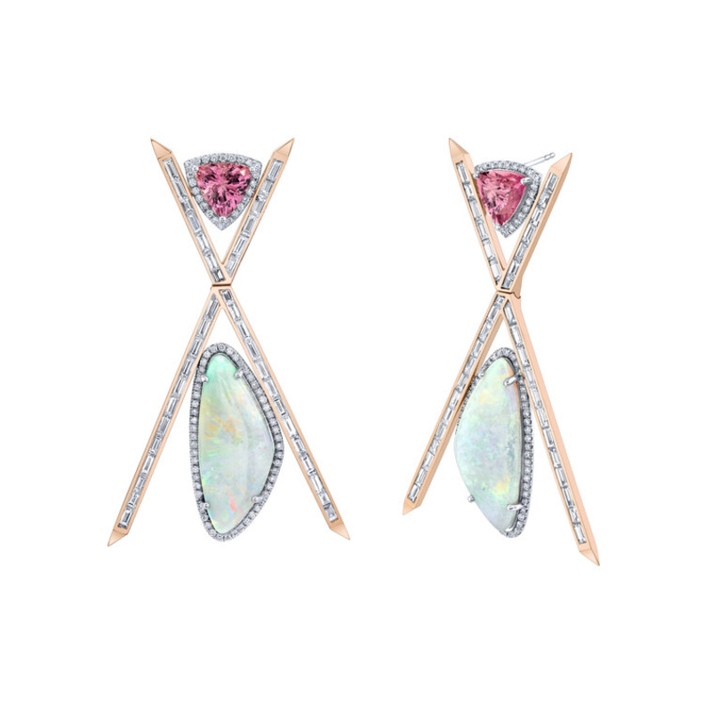 أقراط من إميلي ب ويلر Emily P Wheeler