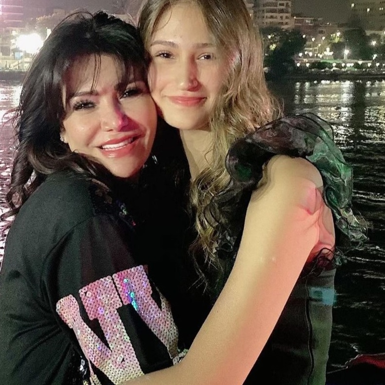 جومانا مع والدتها لقاء سويدان