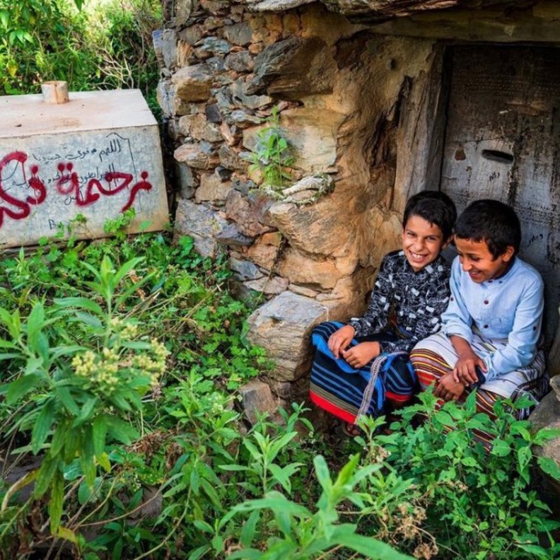 بين ثنايا قرية مهجورة في جبل نعمة