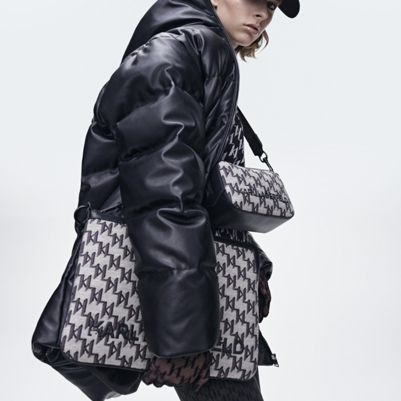 مجموعة KARL LAGERFELD النسائية لخريف 2021