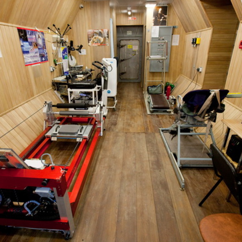 تعرّف إلى أول إماراتيين لمشروع الإمارات لمحاكاة الفضاء "المهمة رقم 1"