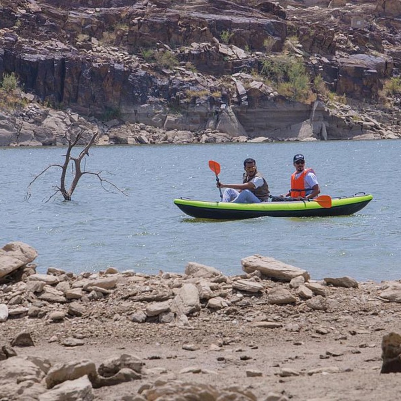 التجديف بالقوارب تجربة ساحرة للجميع في مغامرات تنومة - المصدر وكالة الأنباء السعودية