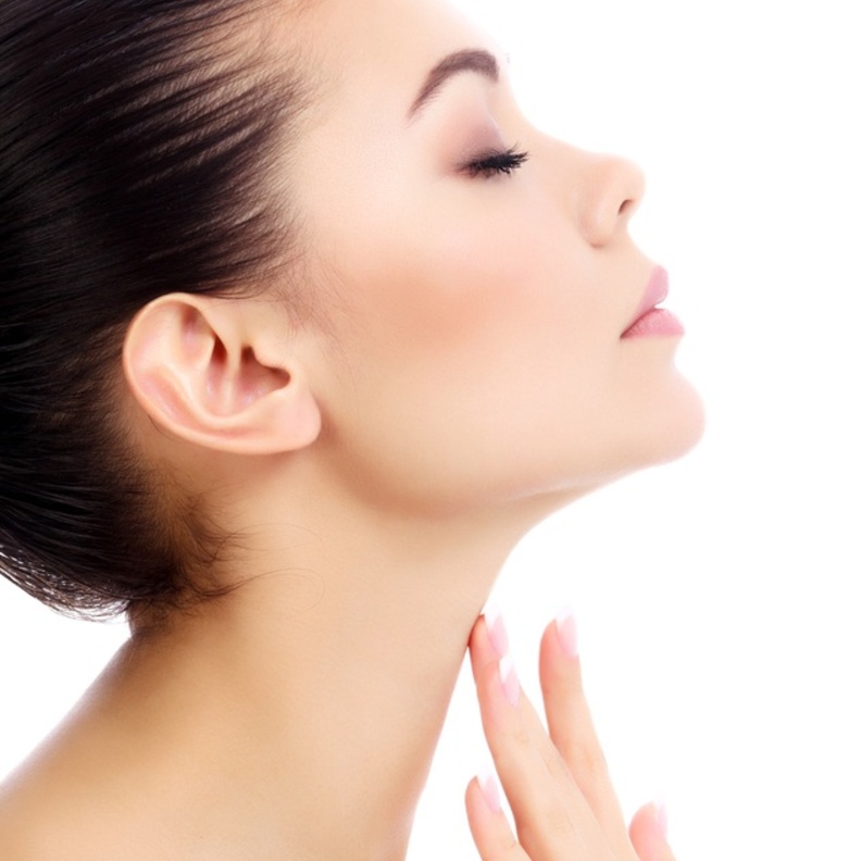 اسباب سواد الرقبة وكيفية التخلص منها و تفتيحها بالطرق الطبيعية 