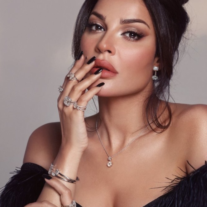 إطلالة نادين نجيم من مجوهرات داماس