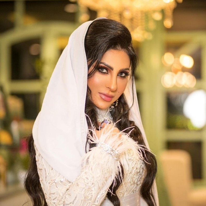 زينب العسكري 