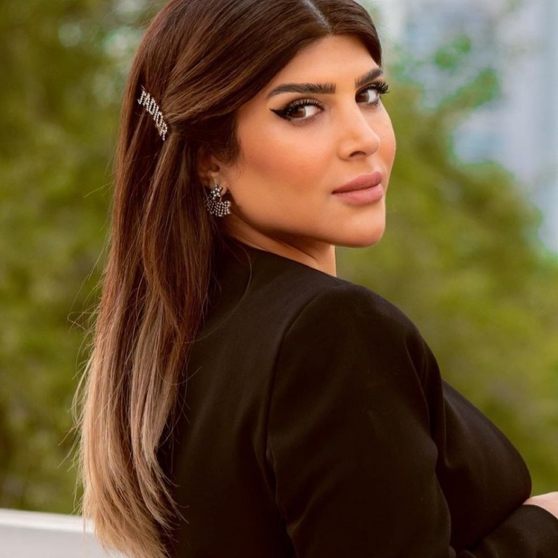 تسريحات لصاحبات الشعر الكثيف