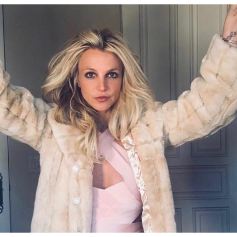  زواج بريتني سبيرز سرًا من وكيل أعمالها وخطيبها السابق جيسون تراويك 