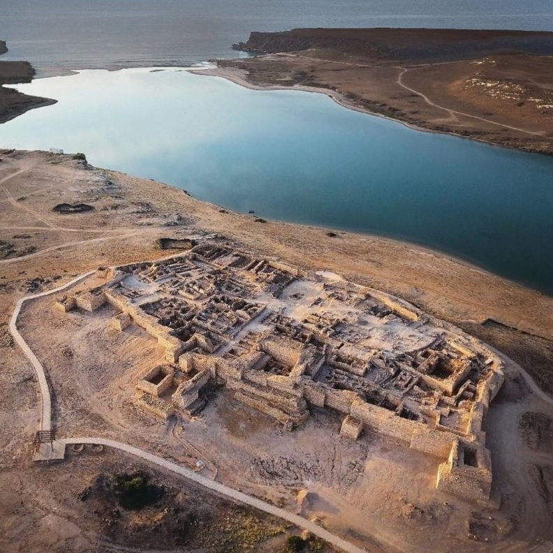 خور روري Khor Rori أو مدينة سمهرم الاثرية Sumhuram