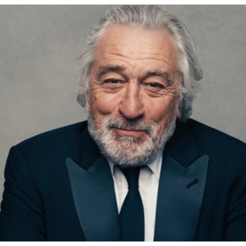 صور روبرت دي نيرو في عيد ميلاده مع امرأة غير معروفة تثير علامات استفهام كثيرة