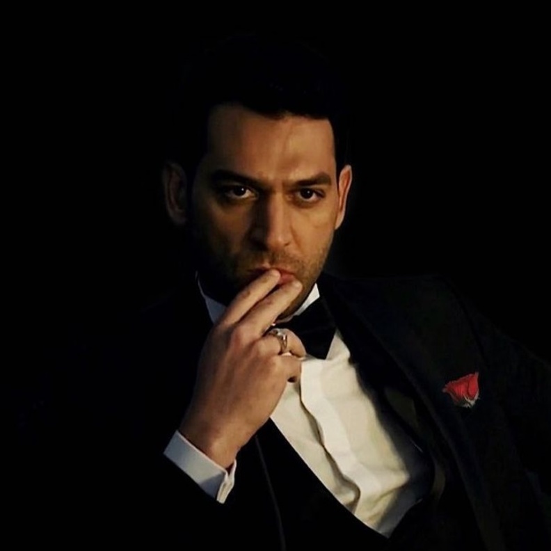 مراد يلدريم في احد مسلسلاته السابقة 