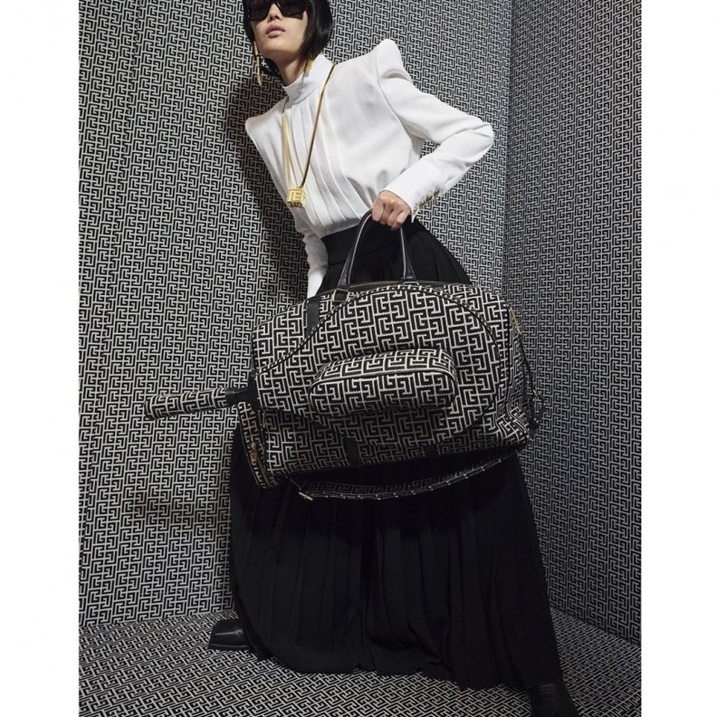 فستان صيفي من "ألكساندر ماكوين"Alexander McQueen 