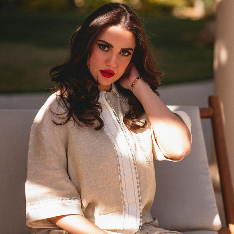 هذا هو السوار الذي اشترته معظم النجمات!