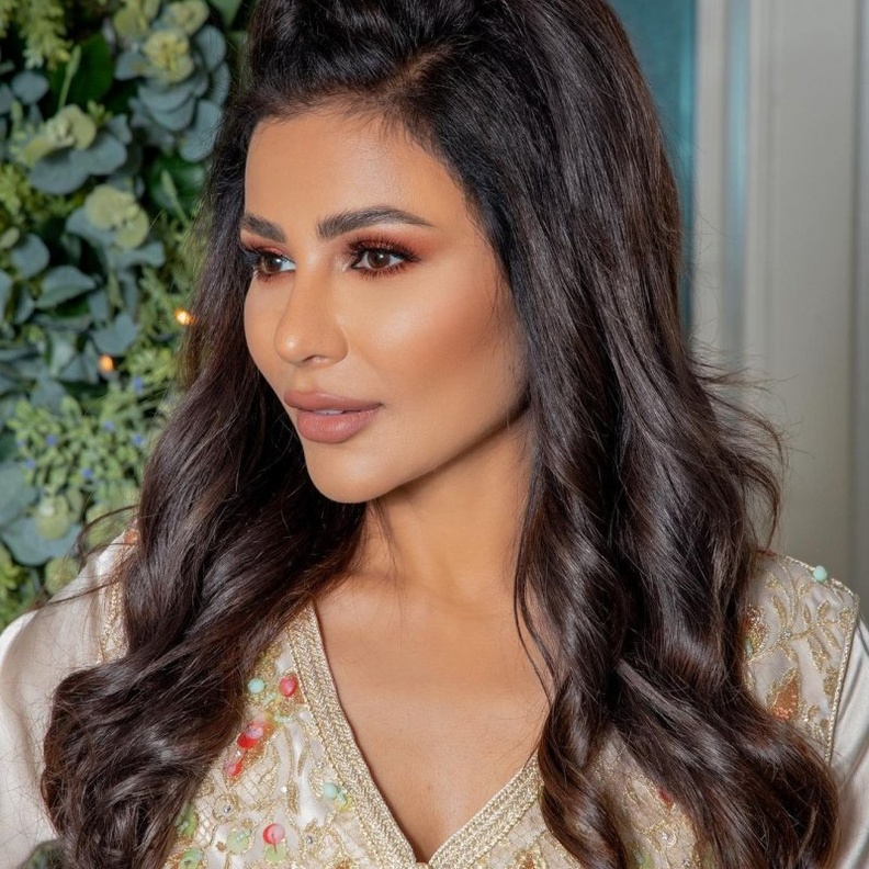 أجمل تسريحات الشعر الطويل