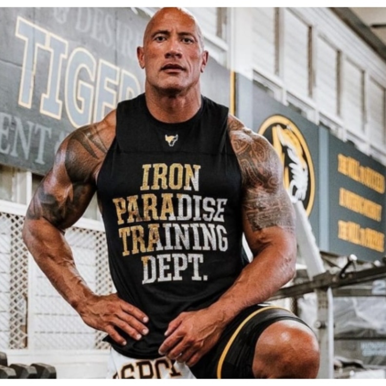 بكلمات مؤثرة.. ذا روك يحتفل بعيد ميلاد والده الراحل روكي جونسون الـ 77