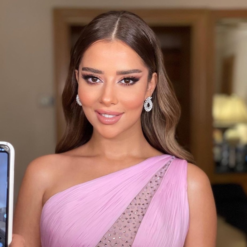 رسمات مكياج سموكي من وحي بلقيس فتحي احتفالاً بيوم المرأة-الصورة من حسابها على انستغرام