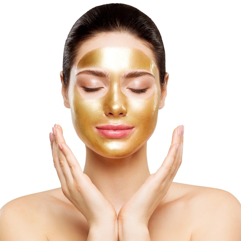 فوائد ماسك الذهب لبشرة نضرة قبل يوم المرأة الإماراتية وكيفية استخدامه