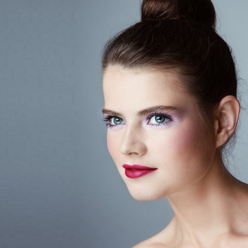 تسريحات شعر أنيقة لتنحيف الوجه الدائري  2021