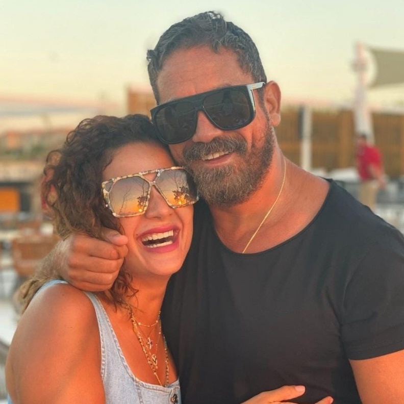 أمير كرارة وزوجته