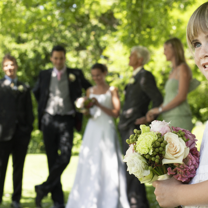 shutterstock_عريس يطرد شقيقه من حفل زفافه