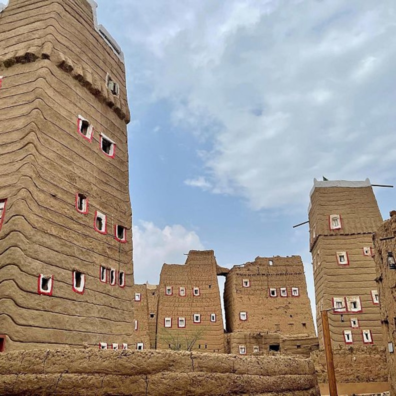 ظهران الجنوب.. وجهة مثالية لعشاق التاريخ والقلاع الأثرية - المصدر وكالة الأنباء السعودية 