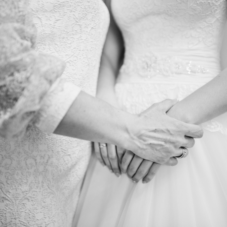 خلافات بين عروس ووالدتها بسبب هوس الأم بالمظهر اللافت