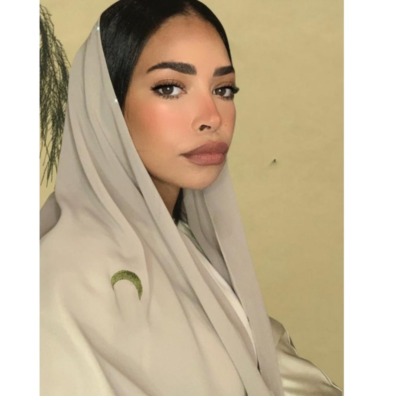 عبايات عصرية من illi