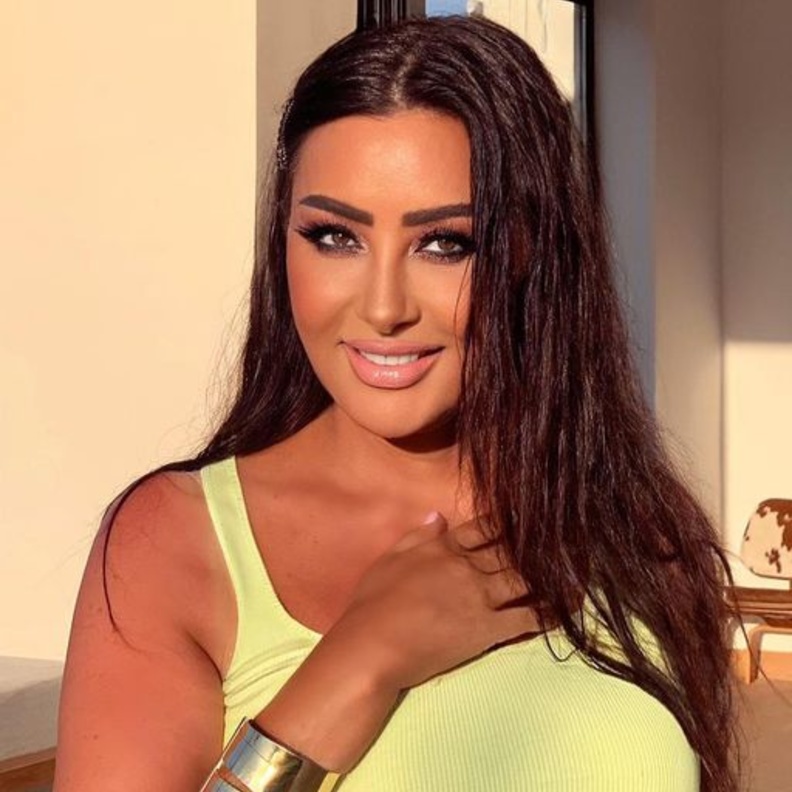 لطيفة التونسية بإطلالة جمالية ملفتة والجمهور يعلق "كلما تكبر تحلو"