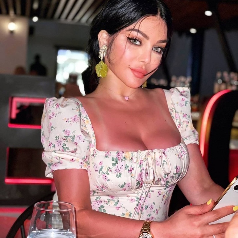 اطلالة هيفاء وهبي على الساحل الشمالي