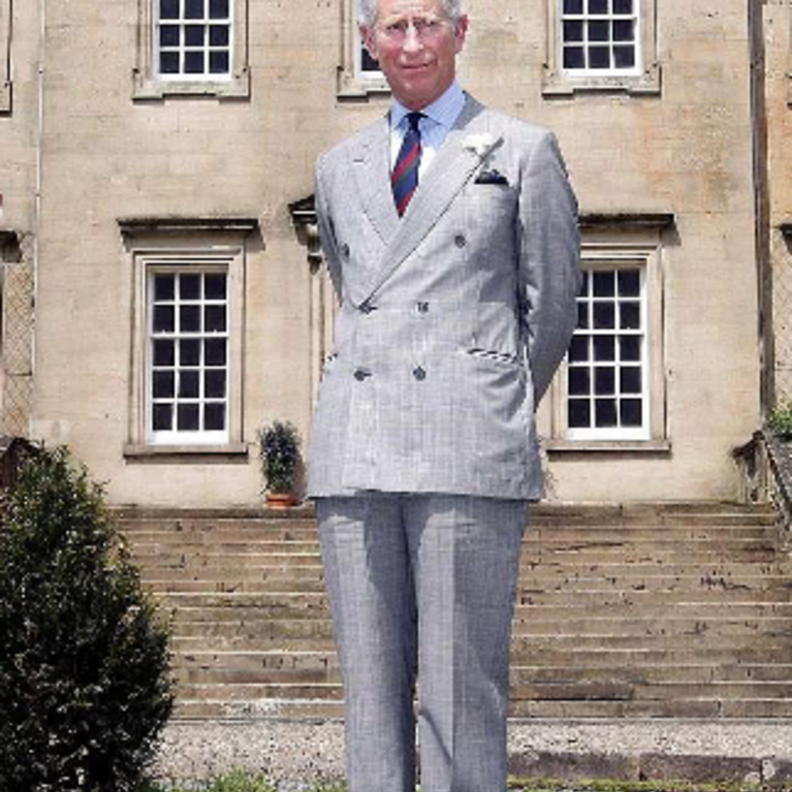 تقارير تتحدث عن عروض تناول عشاء بصحبة الأمير تشارلز بمبلغ 100 ألف إسترليني