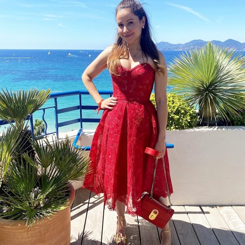 فساتين خطوبة حمراء@rayaofficial