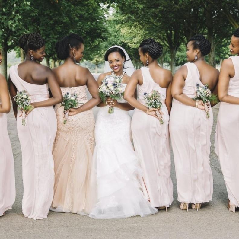 وصيفة شرف تقاضي عروس بسبب طردها من حفل الزفاف Guy Basabose