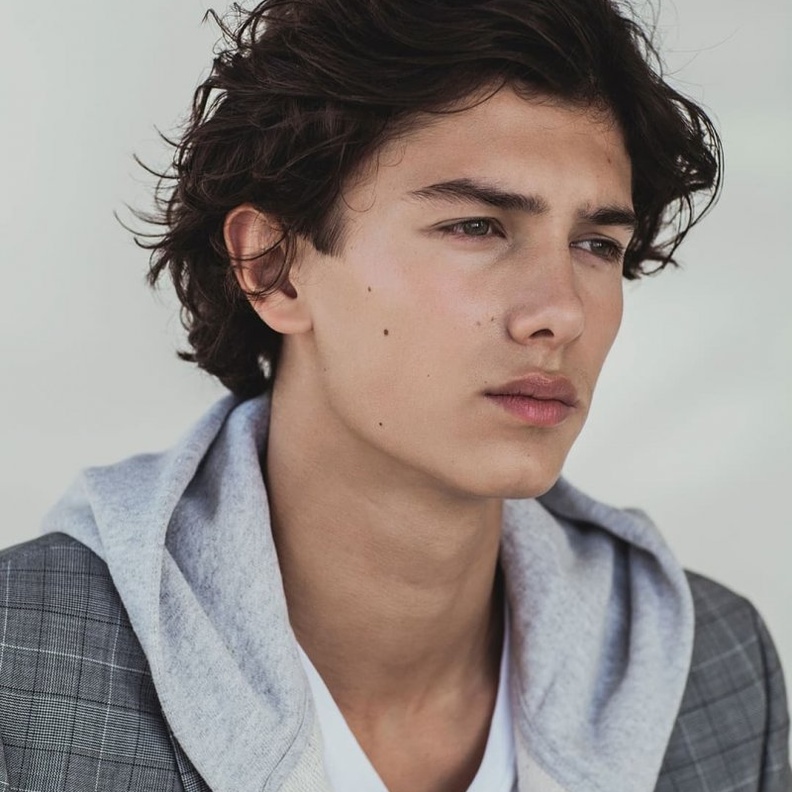 الأمير نيكولاي تخلى عن حياته المهنية كعارض أزياء