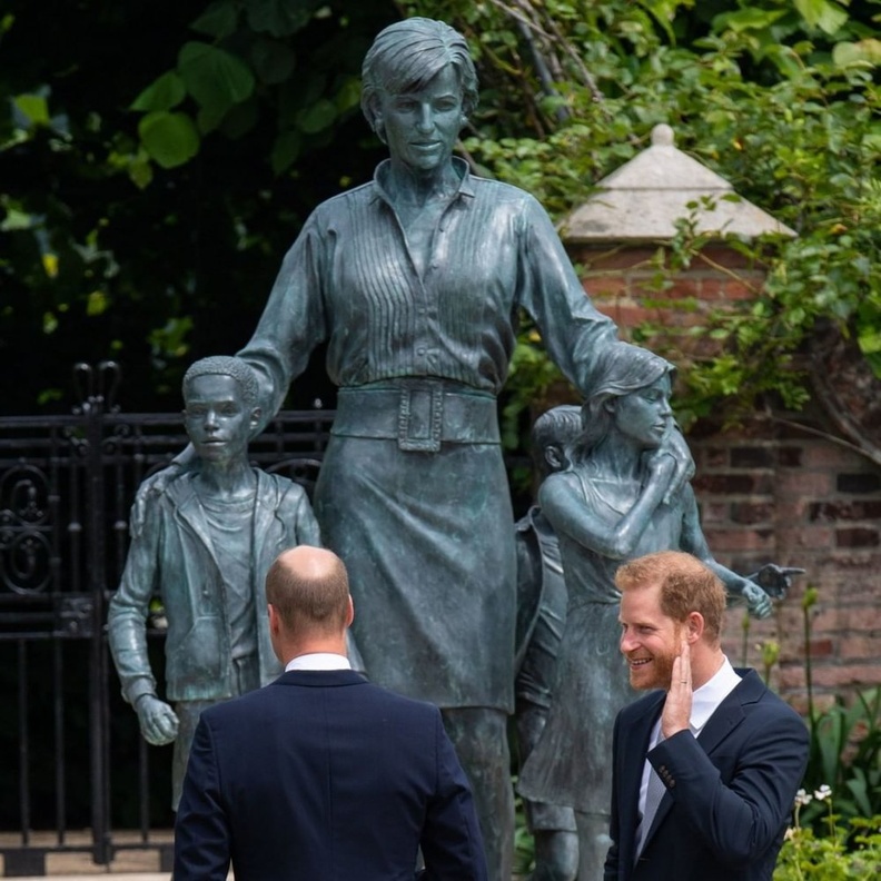 تعرفوا على المعاني التي يحملها تمثال الأميرة ديانا في قصر كنسينغتون