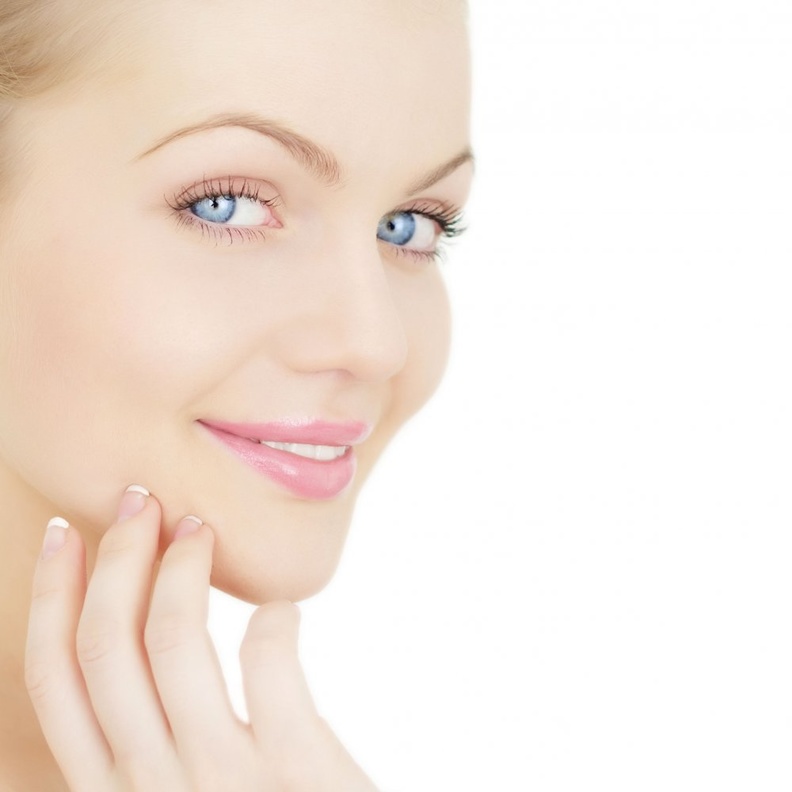 طريقة سهلة وبسيطة لإزالة المكياج بعد الزفاف