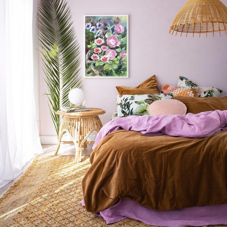 السجادة الكبيرة لغرفة نوم واسعة ومريحة