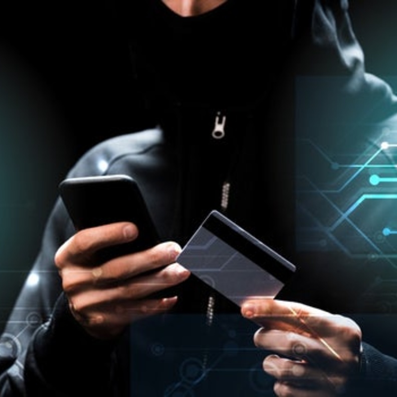 غوغل تحظر 8 تطبيقات أندرويد خطيرة من متجرها