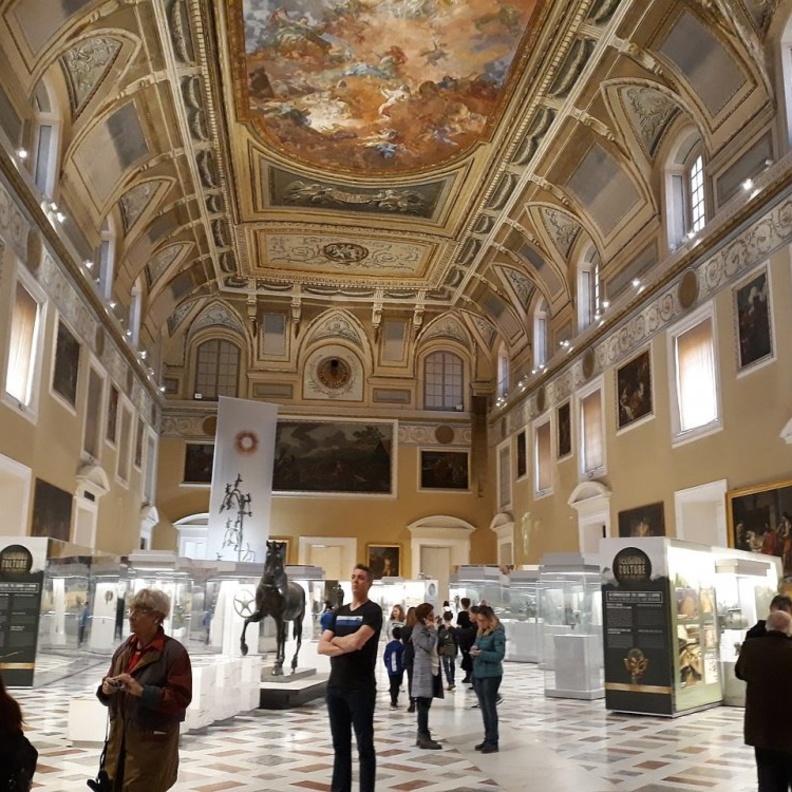  المتحف الوطني في نابولي بواسطة Simon Burchell