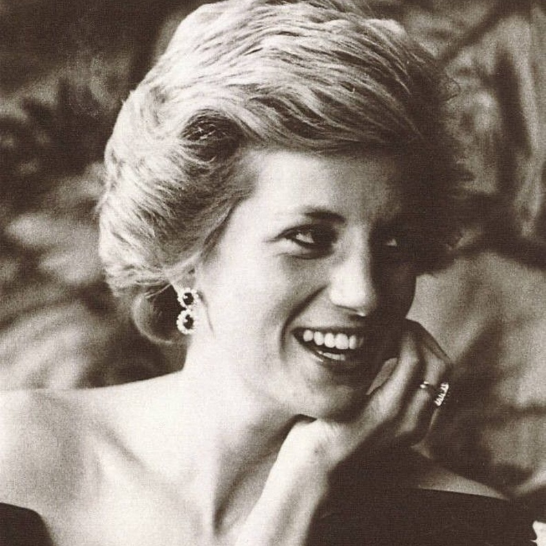 المؤلف آلان مالينسون ينشر صورة لم تشاهد من قبل للأميرة ديانا في ذكرى وفاتها