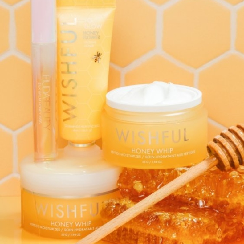  بلسم الشفاه Silk Balm Honey Kiss Nutri-Plumping Lip Balm