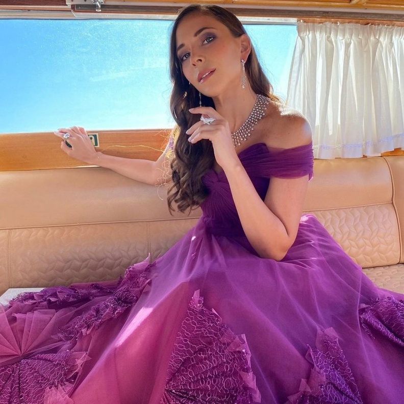 فاطمة البنوي