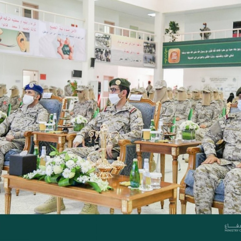 حفل تخريج أول دفعة من مركز تدريب الكادر النسائي للقوات المسلحة