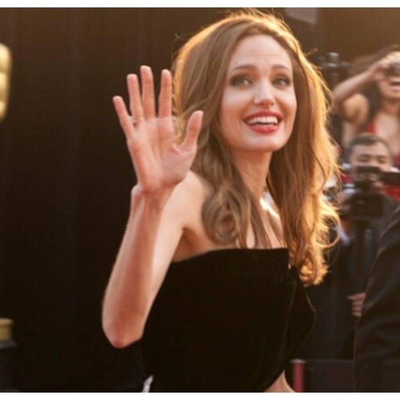 لأول مرة.. أنجلينا جولي تنشر صور ابنتيها بعد انضمامها لإنستغرام        