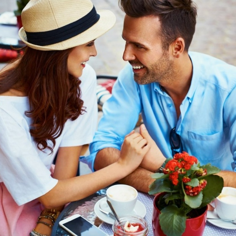 صفات الرجل الذي يستطيع تحقيق سعادة أنثاه
