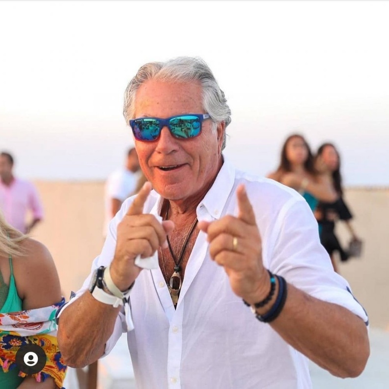  مصطفى فهمي ارتبط في إحدى زيجاته بسيدة ايطالية= الصورة من انستغرام زوجته