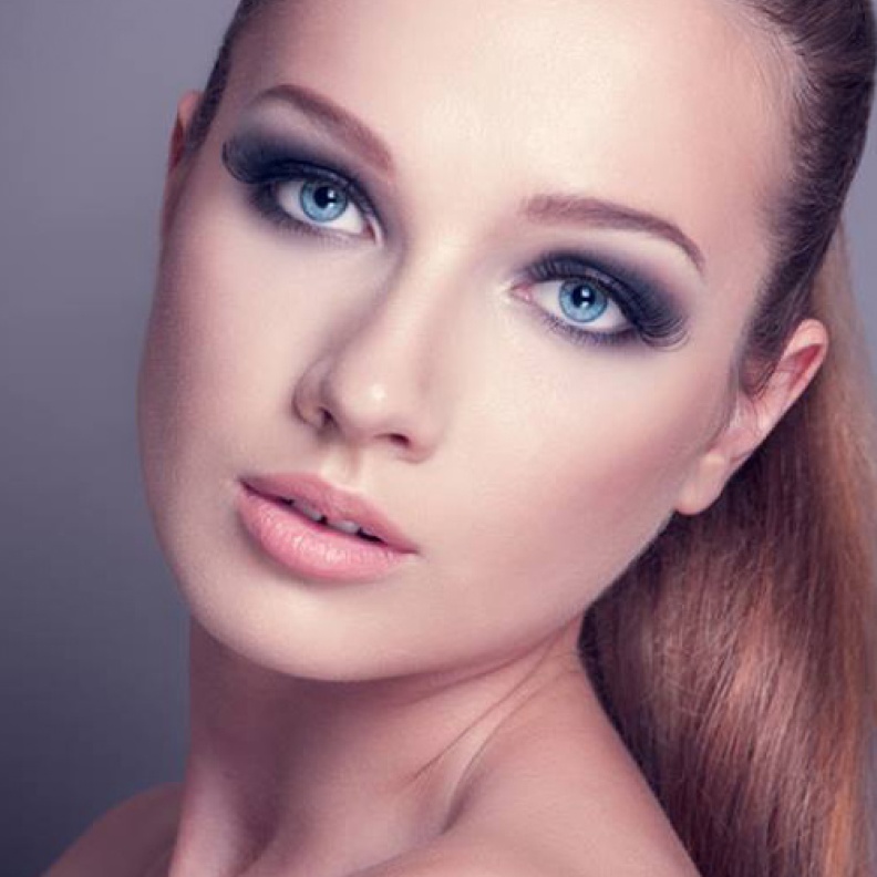 العيون الدخانية تجعلك أكثر تألقاً