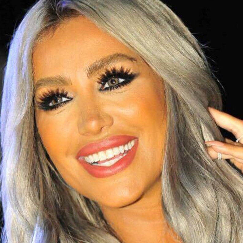 مايا دياب خلال احدث جلسة تصوير لها