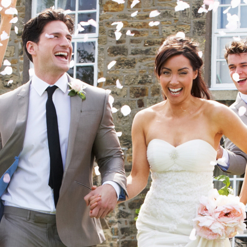 فرحة العروس والعريس