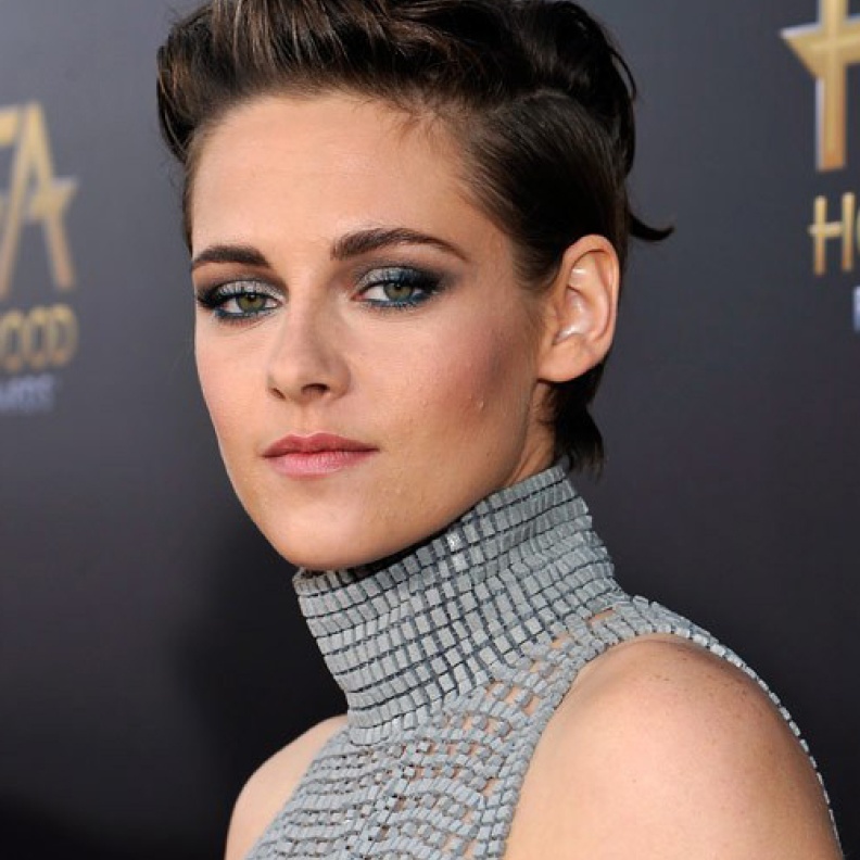 Kristen Stewart - Metallic Eye Shadow